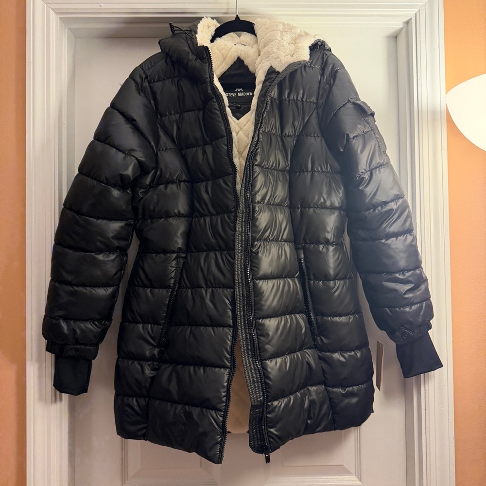 Steve Madden Black Puffer Coat with Cream Lining NWT